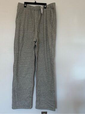 Men's Abercrombie and Fitch Grey Essential Baggy Open-Hem Sweatpants. NWT
